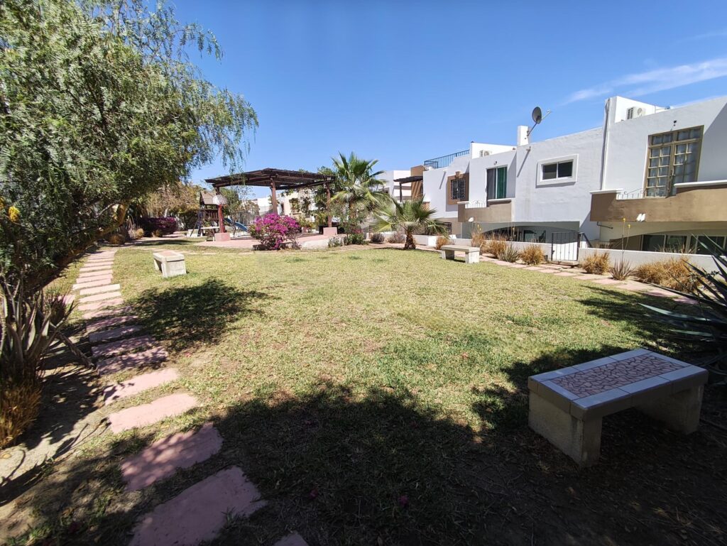 Cabo San Lucas Terranova Terranova Residencial Hermosa casa amueblada y lista para habitar. Cuenta con 3 amplias recámaras (2 con terraza), 2.5 baños, sala, cocina y comedor y cisterna de 5,000L. Disfruta del patio privado con asador y horno para pizza.Acceso a áreas comunes con enorme jardín, juegos infantiles, Pet Park, pérgola y asador. Seguridad 24/7 con videovigilancia!* * * * * * * * *This fully furnished house is move-in ready, featuring 3 spacious bedrooms (2 with terraces), 2.5 bathrooms, living room, kitchen, dining area and 5,000 L water cistern. Enjoy a private patio with a BBQ & traditional pizza hovenAccess to common areas with a garden, pergola, kids & pets playground, and BBQ space24/7 security & video recording! for sale