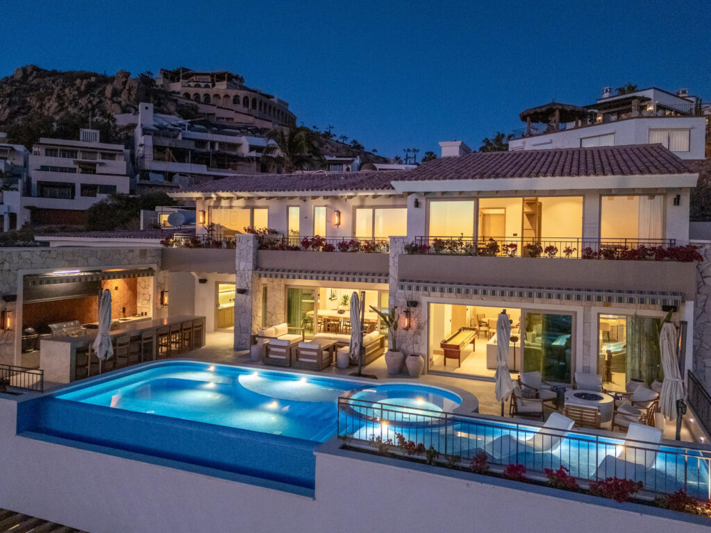 Cabo San Lucas Pedregal Csl Casa LA MARACAIntroducing a truly one-of-a-kind villa located in Pedregal, the most exclusive and prestigious community in Cabo San Lucas.This extraordinary 12-suite property has been recently remodel with world-class architectural design, blending luxury, functionality, and complete privacy in every space.Designed for visionary owners, Casa LA MARACA represents an exceptional opportunity, whether as a private residence or as a high-performing luxury vacation rental.Casa LA MARACA not only offers a privileged ocean for sale