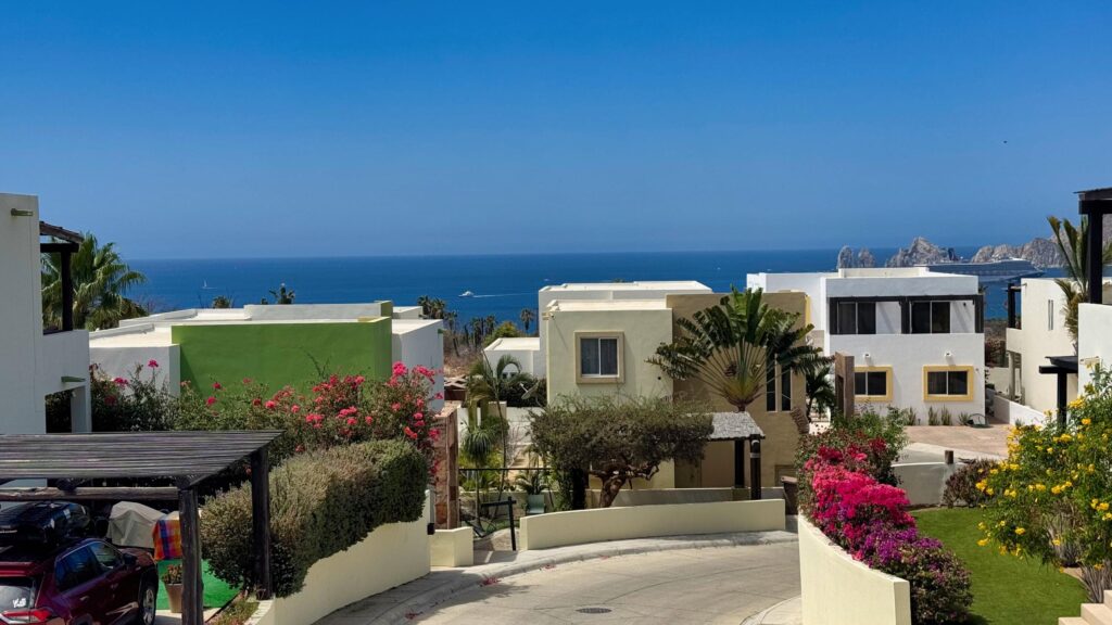 Cabo San Lucas Santa Rosa Strategic Investment in El Zacatal: Dual-Unit Property with High ROI PotentialLocated just one block from the main Blvd. Dr. Ernesto Chánez Chávez, this property is a prime opportunity in one of San José del Cabo's high-demand rental markets. The building features two independent, spacious units designed for modern living.Unit A (2 Bedrooms): A generous layout ideal for small families or professionals. It features a full kitchen with a functional breakfast bar and a complete bathroom.Unit B (1 Bedroom): A cozy, efficient unit perfect for couples or individuals. Includes a kitchen with a built-in bar and a full bathroom. – Punta Arena F-4, Cabo Corridor, BS