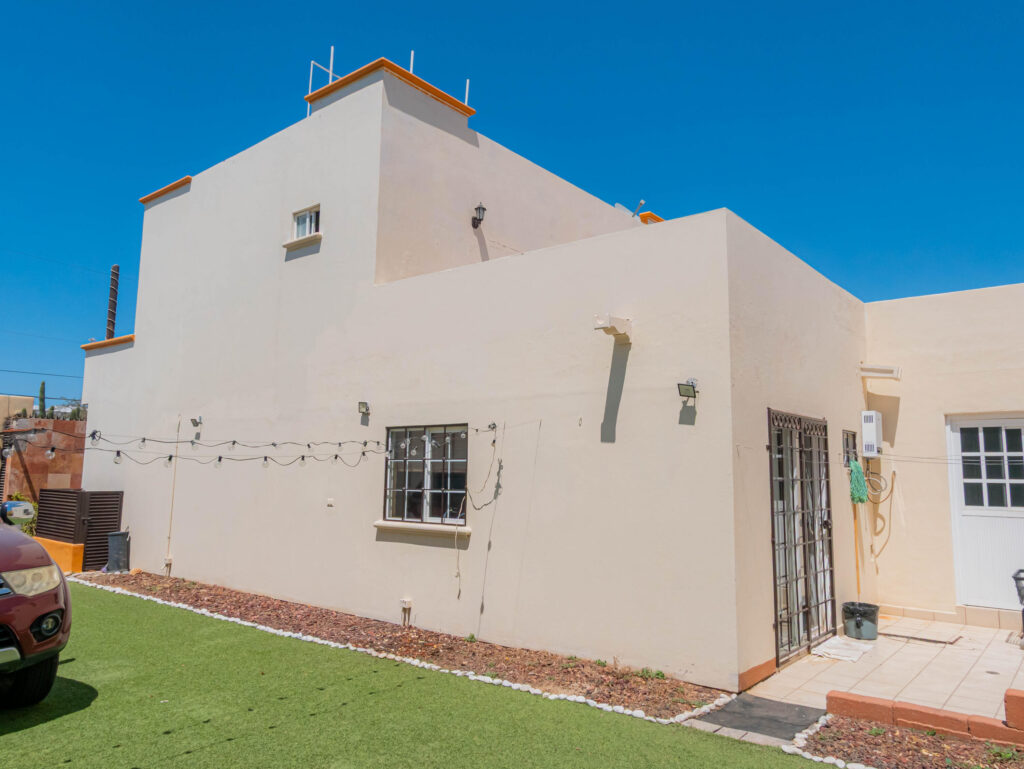 Cabo San Lucas Brisas Del Pac East Located in Casablanca, Cabo San Lucas, this property is ideal for those ready to take the next step: more space, greater comfort, and a smart investment in a well-established area.With approximately 15 – san fernando, Cabo San Lucas, BS