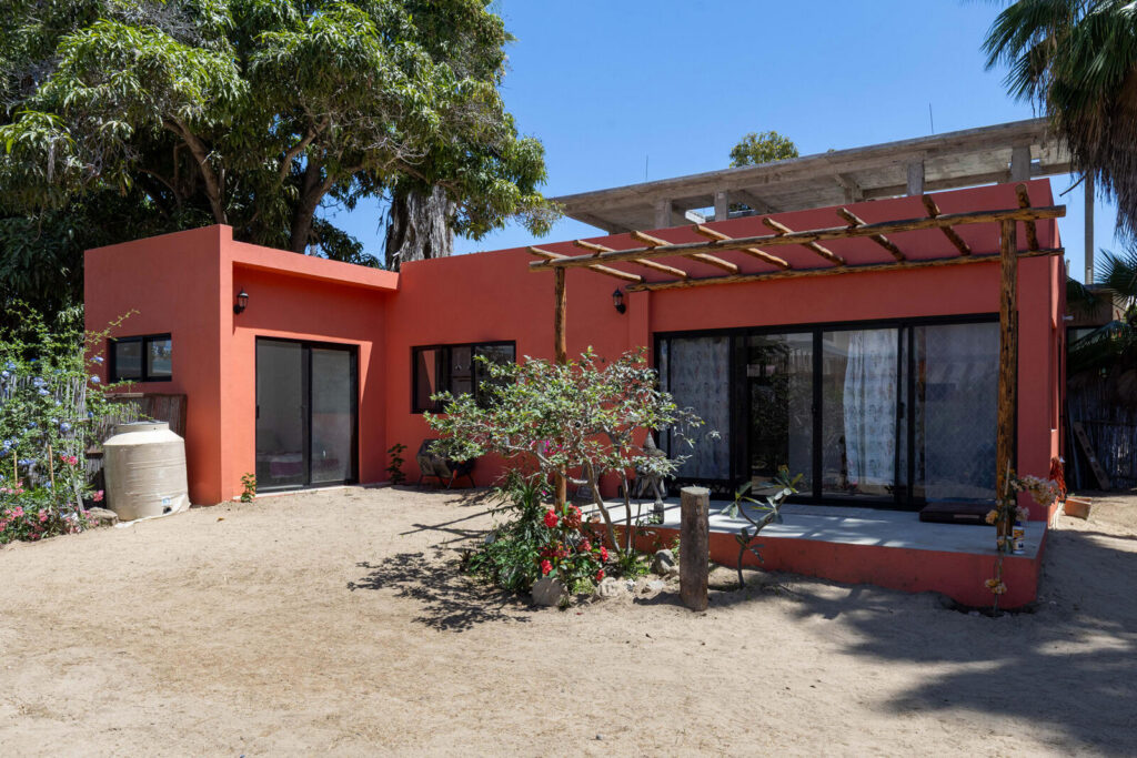 Cabo San Lucas Blue Moon Perched in Pedregal's coveted Valley of the Moon, this contemporary two-story residence captures unblockable ocean – 3 Playa Pichilingue, Cabo San Lucas, BS