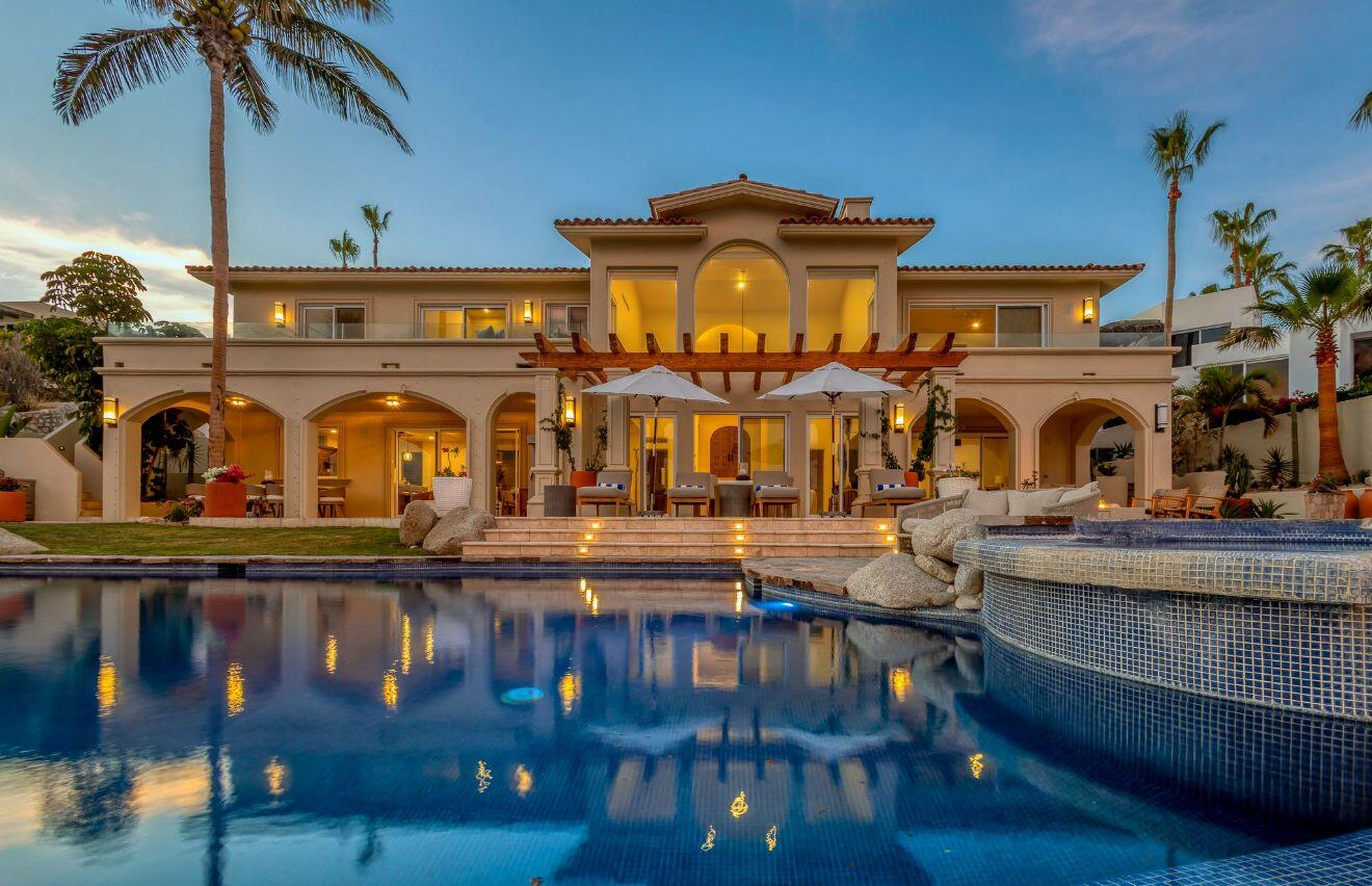 Cabo San Lucas Lomas Del Pacifico If you're looking for a home that captures true Mexican charm, this is it. This 2-bedroom, 2-bath home plus office sits on a large 804 m² lot on the Pacific side of Cabo, where you'll enjoy the cool ocean breezes and relaxed coastal living. The home features warm, traditional finishes, open living spaces, and a spacious 3-car garage—perfect for vehicles, storage, or a workshop. The generous lot offers plenty of room to expand or create your dream outdoor retreat. Located in a peaceful area just minutes from the beach and downtown Cabo San Lucas, this property is ideal as a full-time residence, vacation getaway, or investment opportunity. Experience authentic Baja living—where every sunset feels like home. – Villa Marisal, Cabo San Lucas, BS