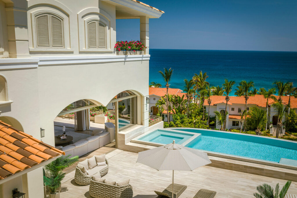 Cabo San Lucas Blue Moon Perched in Pedregal's coveted Valley of the Moon, this contemporary two-story residence captures unblockable ocean – Villa Marisal, Cabo San Lucas, BS